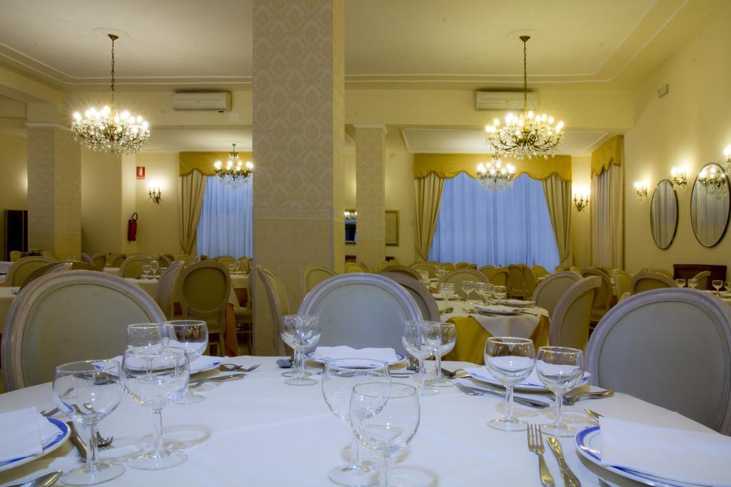 Hotel Alexander Palme Chianciano Terme Kültér fotó